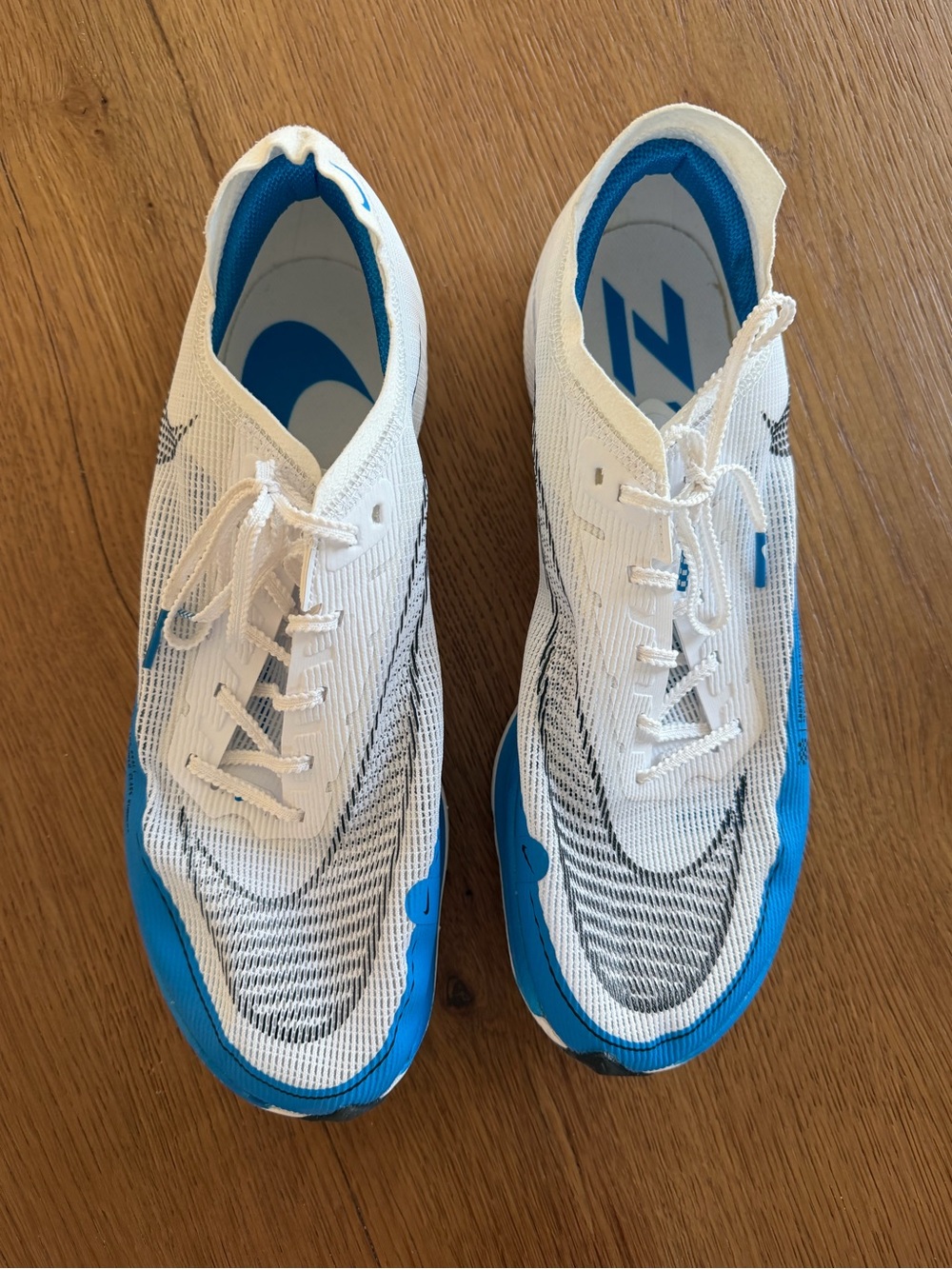 Nike White and Blue Men's Performance Running Sneakers